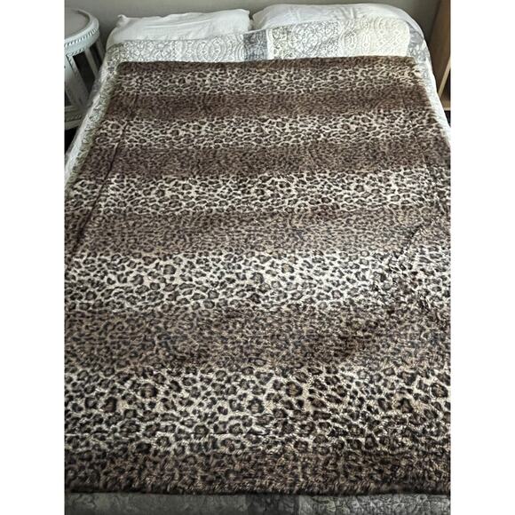 Magaschoni Faux Fur Throw Blanket Brown Tan Leopard Cheetah Thick Plush Jaguar - Picture 7 of 13
